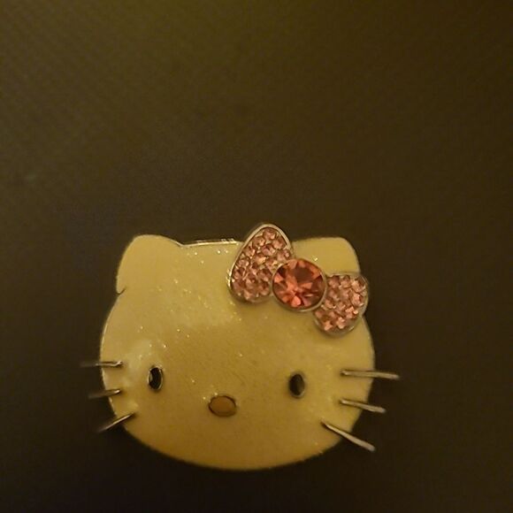 Hello Kitty Pin - Picture 1 of 5